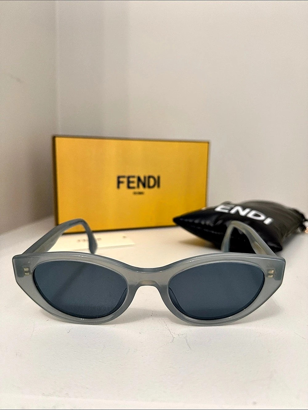 Fendi Lettering Cat Eye Sunglasses FE40209I 95V Gray & Gold